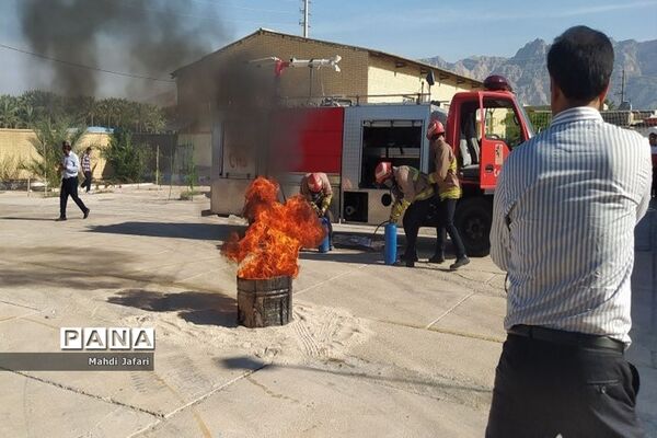 بیست و چهارمین مانور سراسری زلزله و ایمنی مدارس در شهرستان تنگستان اهرم