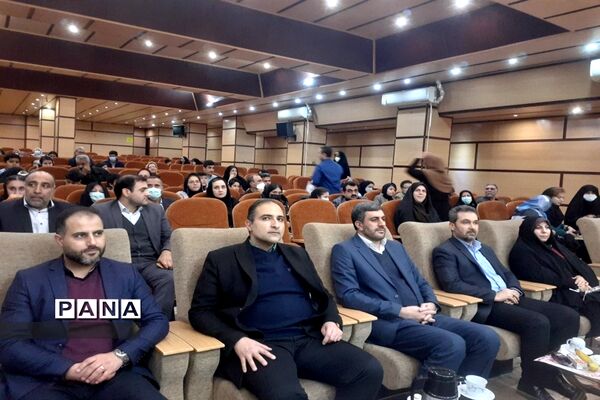 مراسم تجلیل از دانش‌آموزان برگزیده  مسابقات فرهنگی و هنری در سال تحصیلی 1401-1400