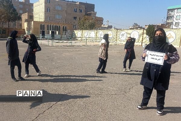بزرگداشت هفته بسیج در هنرستان فدک فشافویه