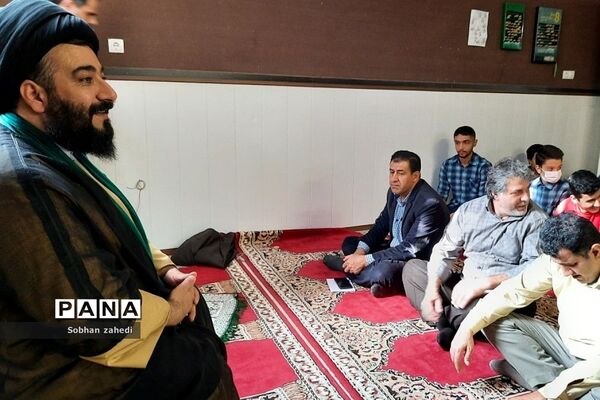 دیدار صمیمی امام‌جمعه رودهن با دانش‌آموزان مدرسه شهید بهشتی رودهن
