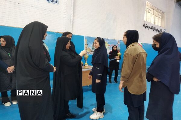 چهلمین دوره مسابقات ورزشی درون‌مدرسه‌ای در شهرستان قرچک