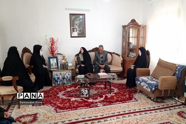 دیدار دانش‌آموزان سربندان دماوند با خانواده معظم شهید «مهدی آقامحمدی»