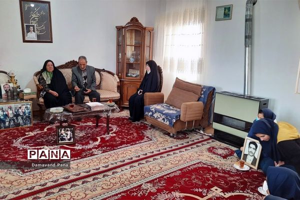 دیدار دانش‌آموزان سربندان دماوند با خانواده معظم شهید «مهدی آقامحمدی»