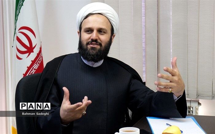 ایجاد شبکه‌ اساتید و مربیان جهاد تبیین با محوریت طلاب و روحانیون در مدارس