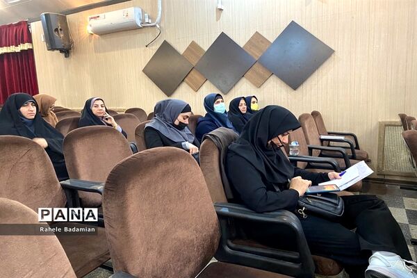 جلسه توجیهی دومین جشنواره ملی تئاتر درسی در کانون سمیه شهرری