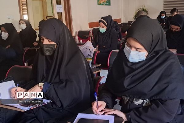 برگزاری کارگاه توانمندسازی دبیران درس تفکر و سبک زندگی در رودهن