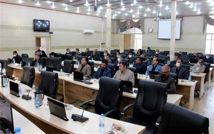 یکى از عوامل رشد و به‌روزرسانی اطلاعات کارکنان، برگزاری کارگاه‌هاى آموزشى است