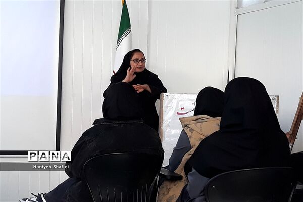 آموزش مانور زلزله در دبیرستان ستارگان ناحیه یک شیراز