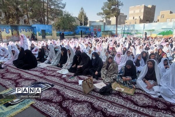 برگزاری نماز جماعت در مدارس شهرستان قرچک
