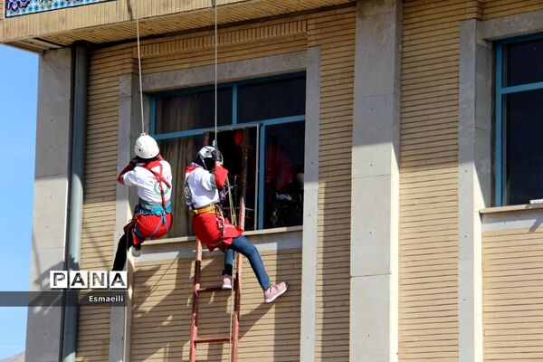 برگزاری بیست و چهارمین مانورسراسری زلزله در مدارس شهرکرد