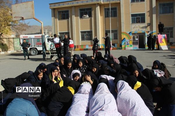 برگزاری بیست و چهارمین مانورسراسری زلزله در مدارس شهرکرد