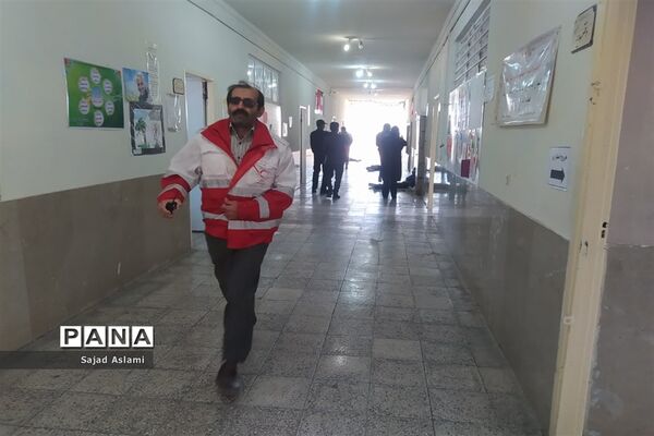 بیست و چهارمین مانور سراسری زلزله و ایمنی مدارس در اقلید استان فارس