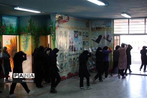 مانور زلزله در مدرسه عدالت شهر جوادآباد