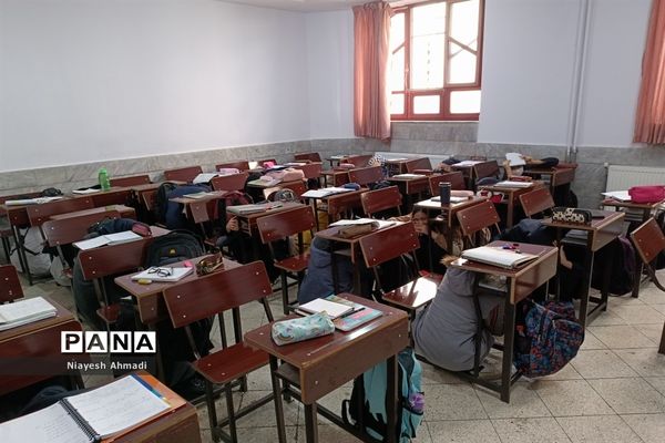 بیست و چهارمین مانور سراسری زلزله و ایمنی در دبیرستان دخترانه آزادگان