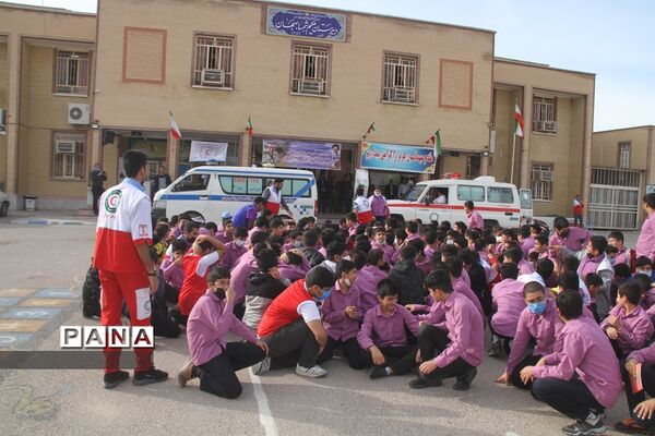 بیست‌وچهارمین مانور سراسری زلزله و ایمنی در دبیرستان شاهد امام جواد(ع) بهبهان
