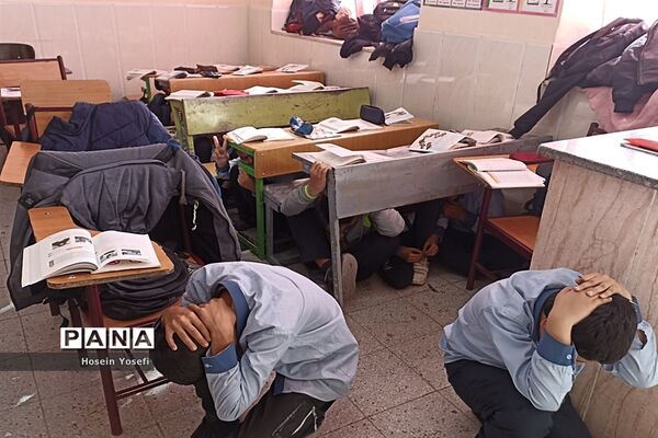 بیست و چهارمین مانور سراسری زلزله و ایمنی در دبیرستان شهید باقری، کاشمر