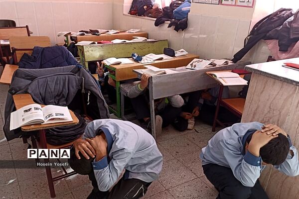 بیست و چهارمین مانور سراسری زلزله و ایمنی در دبیرستان شهید باقری، کاشمر