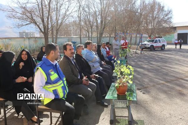 برگزاری مانور سراسری زلزله درمدارس شهرستان فیروزکوه