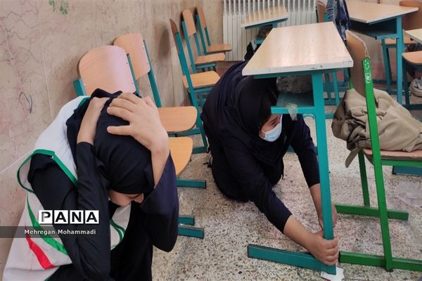 بیست‌وچهارمین مانور سراسری زلزله و ایمنی مدارس با حضور نیروهای عملیاتی