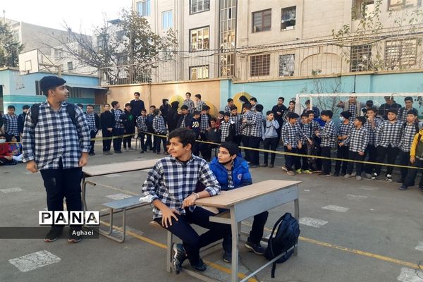 برگزاری مانور زلزله و آموزش اطفا حریق در دبیرستان حربن ریاحی منطقه ۱۳