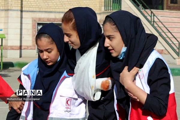 برگزاری مانور زلزله و ایمنی در بهارستان‌دو
