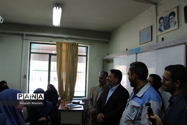 بیست و چهارمین مانور سراسری زلزله در دبیرستان شهید دهقان ناحیه ۲ یزد