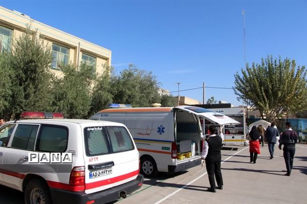 بیست و چهارمین مانور سراسری زلزله در دبیرستان شهید دهقان ناحیه ۲ یزد