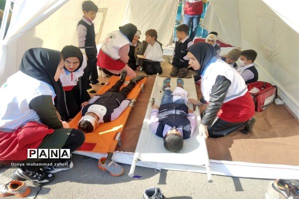 بیست و چهارمین دوره مانور زلزله و ایمنی در مدارس منطقه ۲ شهر تهران