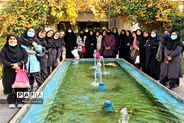 حضور دانش‌آموزان فرهنگ دختران منطقه ۱۳ در فرهنگستان زبان و ادب فارسی