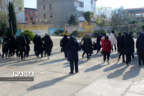 بیست و چهارمین مانور سراسری زلزله در دبیرستان شاهد گلوگاه