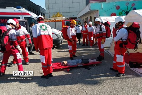 بیست و چهارمین مانور زلزله همزمان با سراسر کشور در مدرسه البرز شهریار
