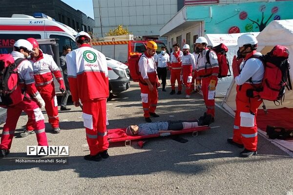 بیست و چهارمین مانور زلزله همزمان با سراسر کشور در مدرسه البرز شهریار