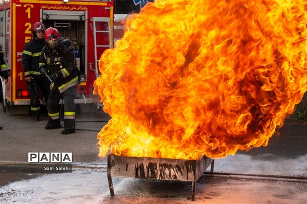 بیست و چهارمین مانور سراسری زلزله و ایمنی مدارس در اصفهان - 1