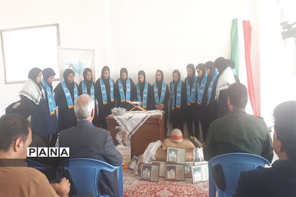 رونمایی از کتاب «پرواز از دهلاویه» در ابرکوه