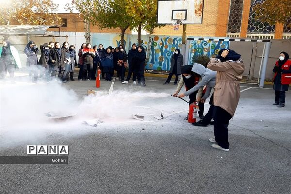 بیست و چهارمین مانور سراسری زلزله در هنرستان معصومیه