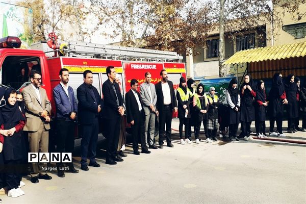 بیست و چهارمین مانور سراسری زلزله و ایمنی در مدرسه پروین اعتصامی