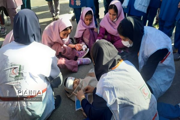 بیست و چهارمین مانور سراسری زلزله و ایمنی در مدارس دخترانه کاشمر