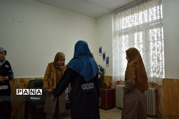 آموزش کمک‌های اولیه دبیرستان شاهد حجاب منطقه ۱۳