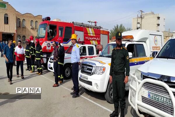بیست و چهارمین مانور سراسری زلزله و ایمنی مدارس در دبیرستان شهید فرهادی امیدیه