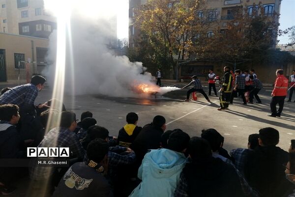بیست و چهارمین مانور سراسری زلزله و ایمنی مدارس در ناحیه چهار آموزش و پرورش قم