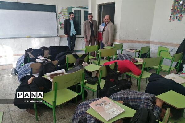 بیست و چهارمین مانور سراسری زلزله و ایمنی مدارس در ناحیه چهار آموزش و پرورش قم