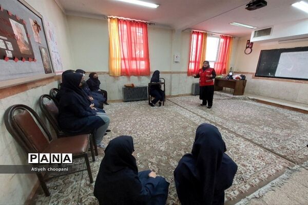 مانورسراسری زلزله و ایمنی  در هنرستان دخترانه آسیه منطقه ۱۴