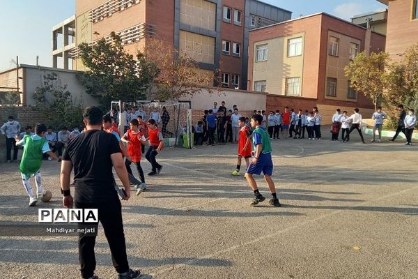 مسابقات فوتبال درون‌مدرسه‌ای در مدارس پسرانه رودهن