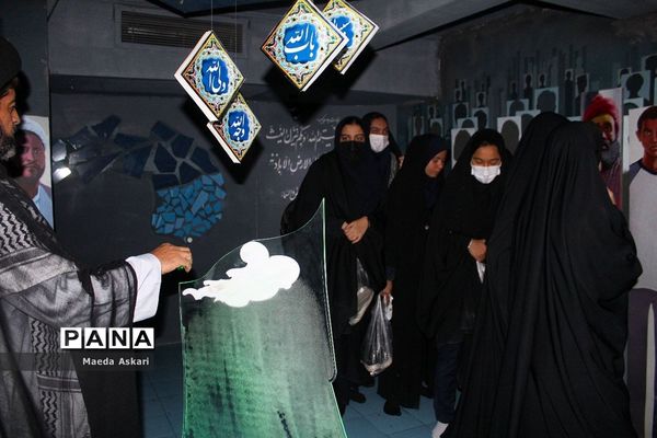 بازدید دانش‌آموزان دبیرستان شرافت قم از موزه جمکران