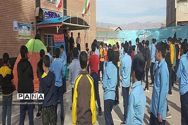 برگزاری اردوی درون مدرسه‌ای دبیرستان رئیس‌زاده خلیل‌آباد