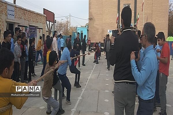 برگزاری اردوی درون مدرسه‌ای دبیرستان رئیس‌زاده خلیل‌آباد