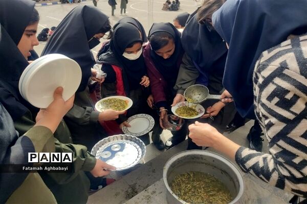 برگزاری جشن در دبیرستان مرضیه به‌مناسبت ولادت حضرت زینب