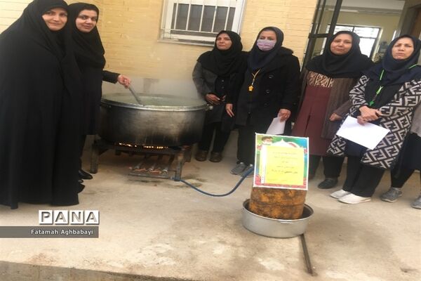 برگزاری جشن در دبیرستان مرضیه به‌مناسبت ولادت حضرت زینب