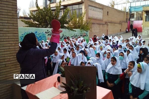 مراسم روز پرستار و بزرگداشت شهادت شهید فخری‌زاده در دبستان سما ۲ رودهن