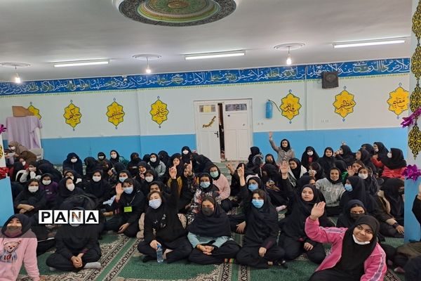 مراسم باشکوه ولادت حضرت زینب( س)  و روز پرستار در دبیرستان دخترانه سیزده آبان ناحیه یک کرج